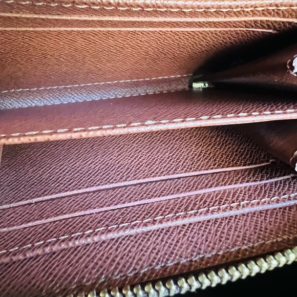 Louis Vuitton Zippy Coin Wallet - Picture 2 of 6